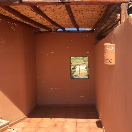 Costa Rossa Cala Rossa ايزولا روسا