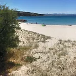 Costa Rossa Cala Rossa ايزولا روسا