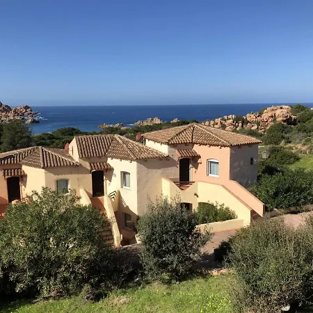 Costa Rossa Cala Rossa 公寓